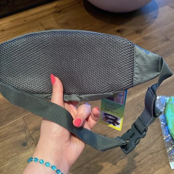 Fanny pack. BNWT - Picture 2 of 6